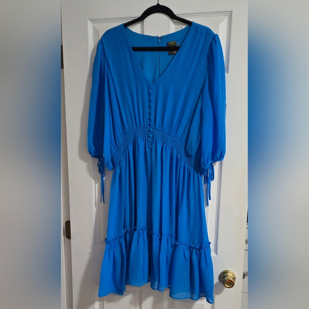 Taylor Woman Flowy V-Neck Vibrant Blue Dress, Size‎ 14W